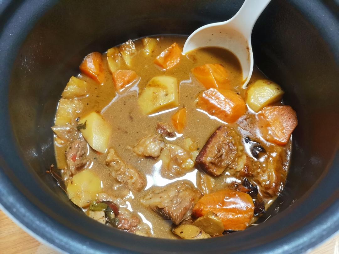 土豆焖牛腩