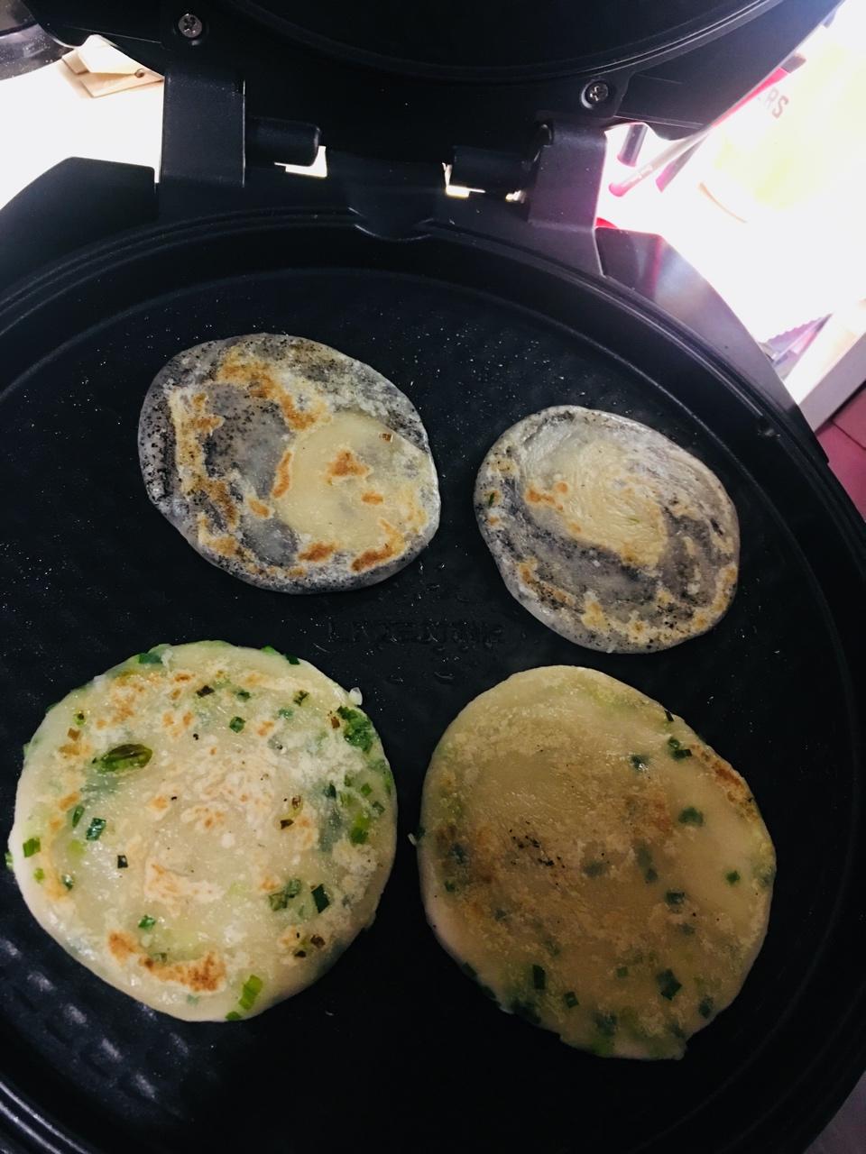堂妈教你做飘香葱油饼