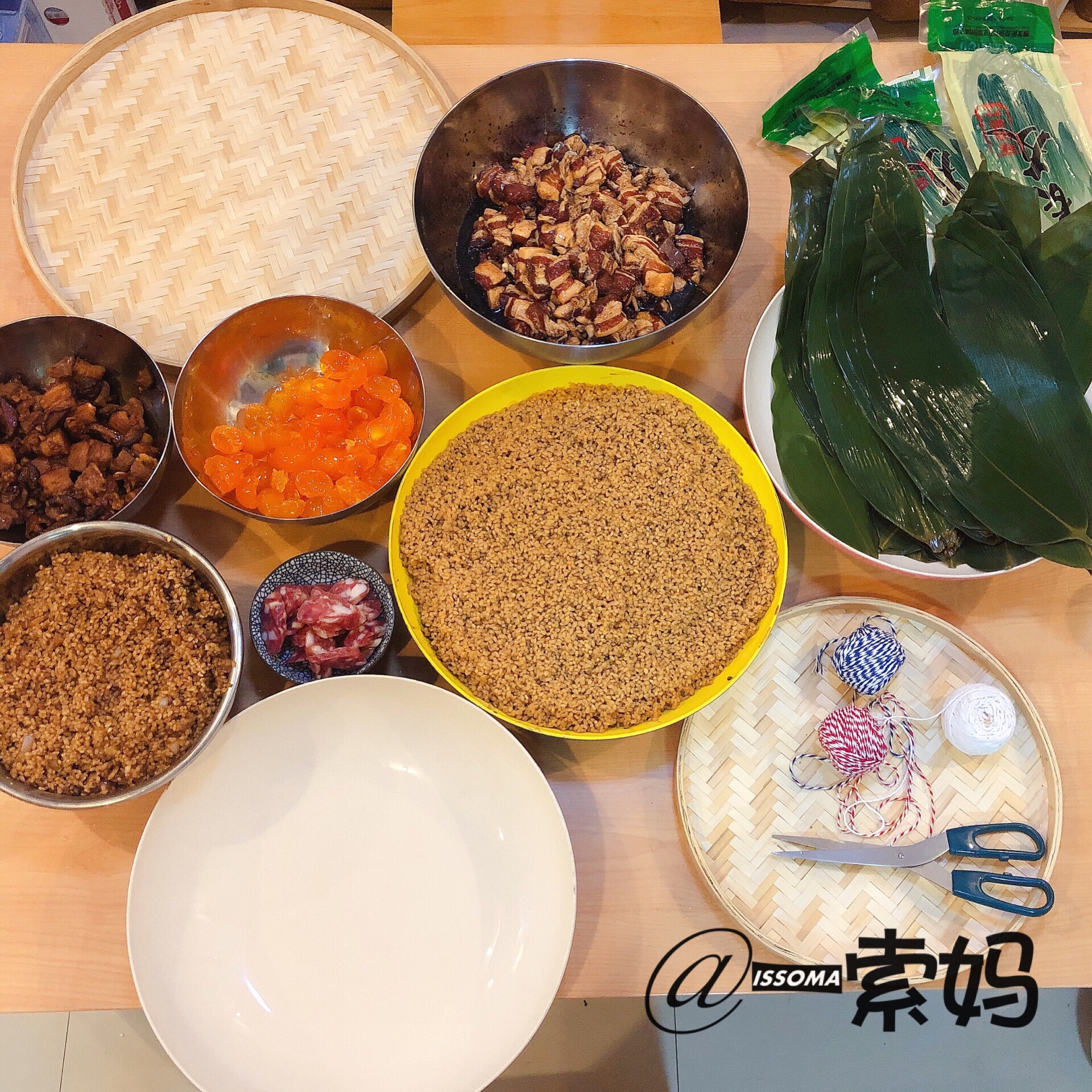 五香腊味鲜肉咸蛋黄粽子（端午节）的做法 步骤6