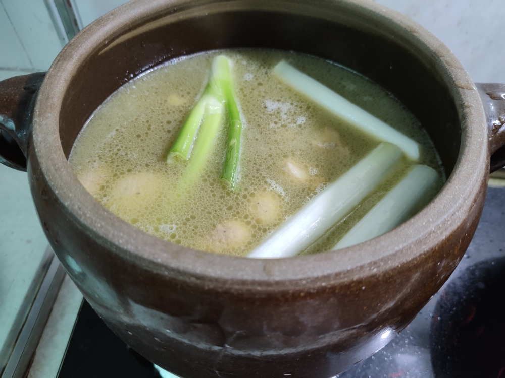 用料少，汤色清，信阳海带鸭汤，商城县特色老鸭汤的做法 步骤4