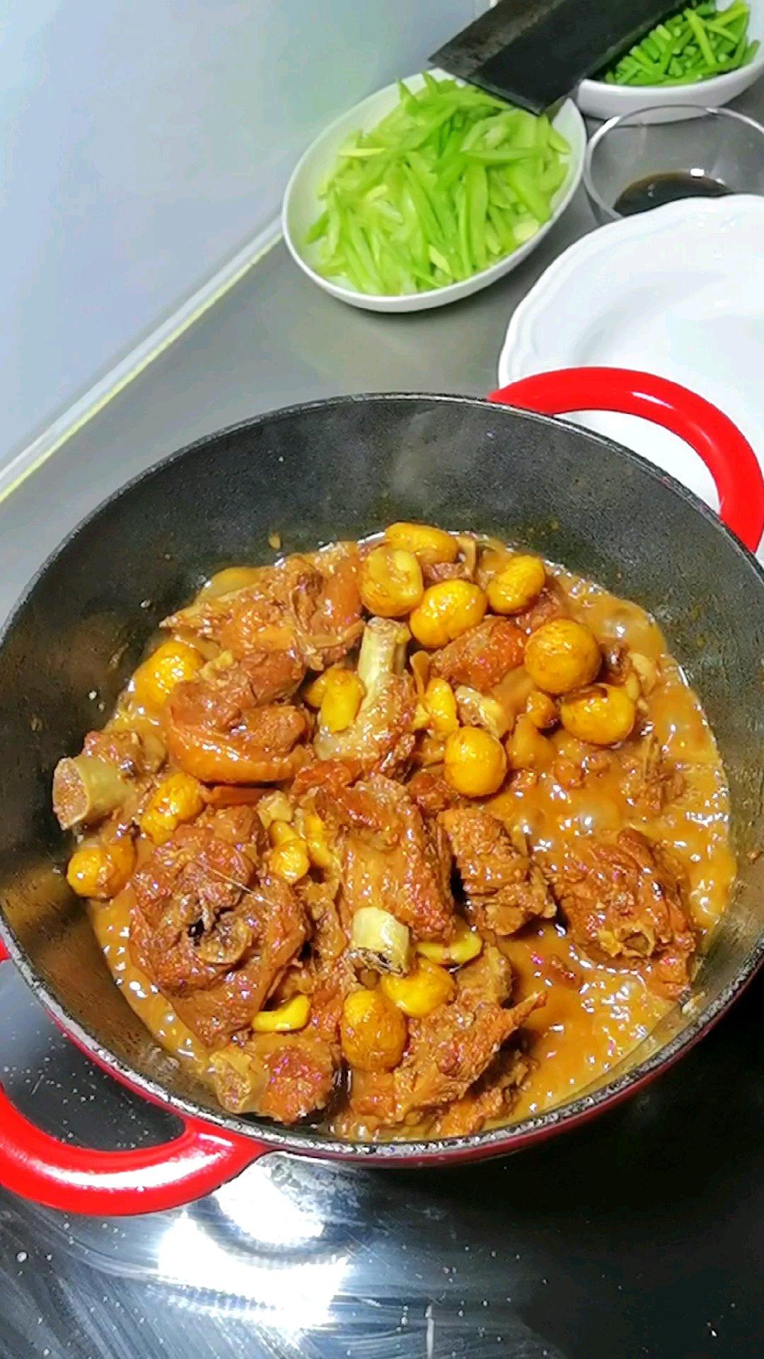 板栗焖排骨鸡
