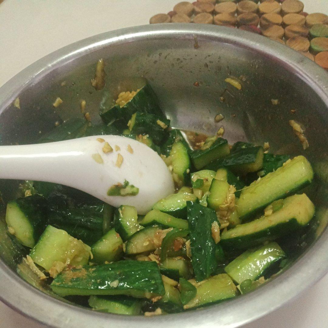 赞不绝口拍黄瓜🥒