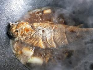 黄油家常烧黄鱼的做法 步骤12