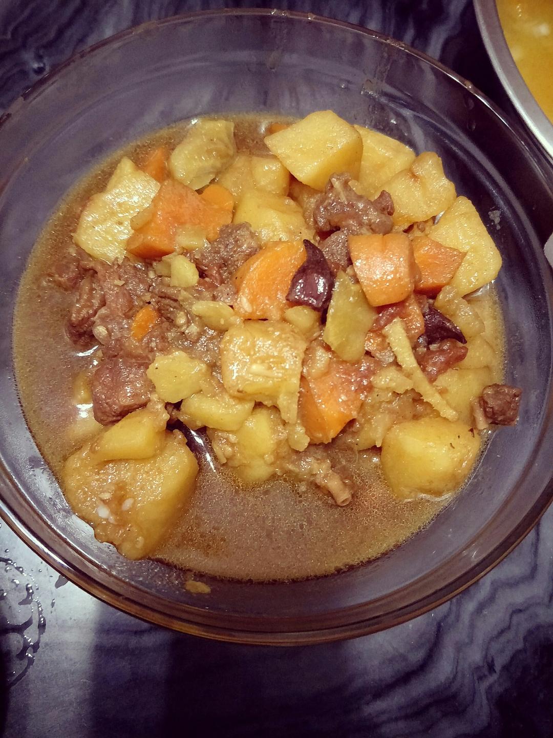 红烧牛肉土豆 （独家秘制）