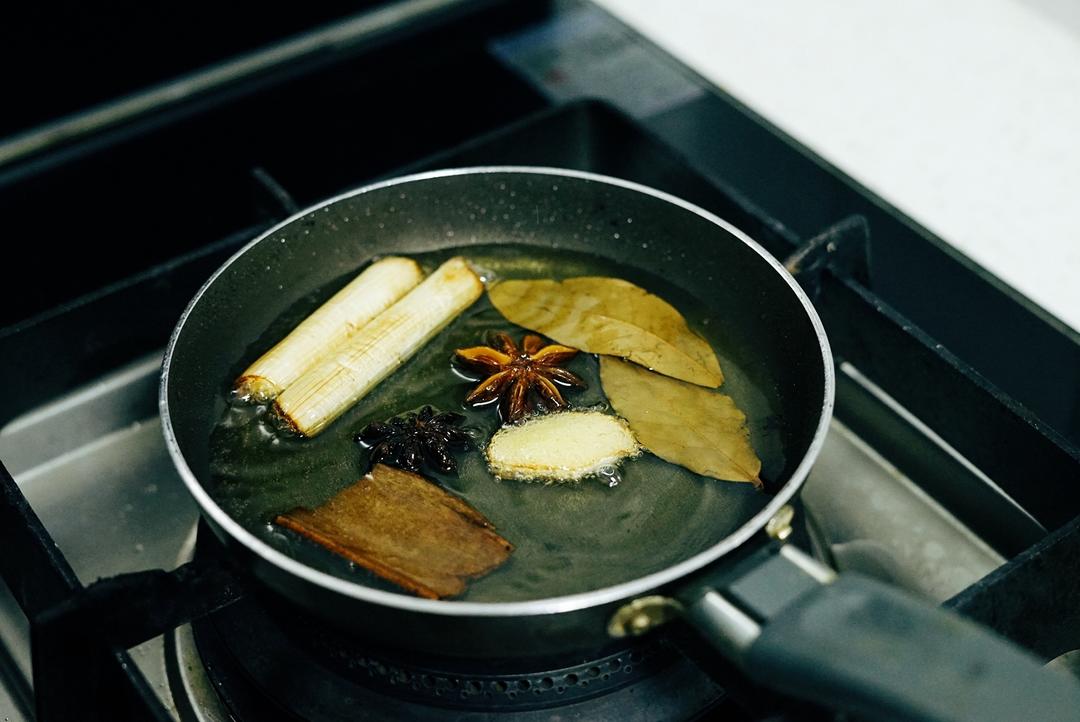 简单易学的葱花手抓饼的做法 步骤2