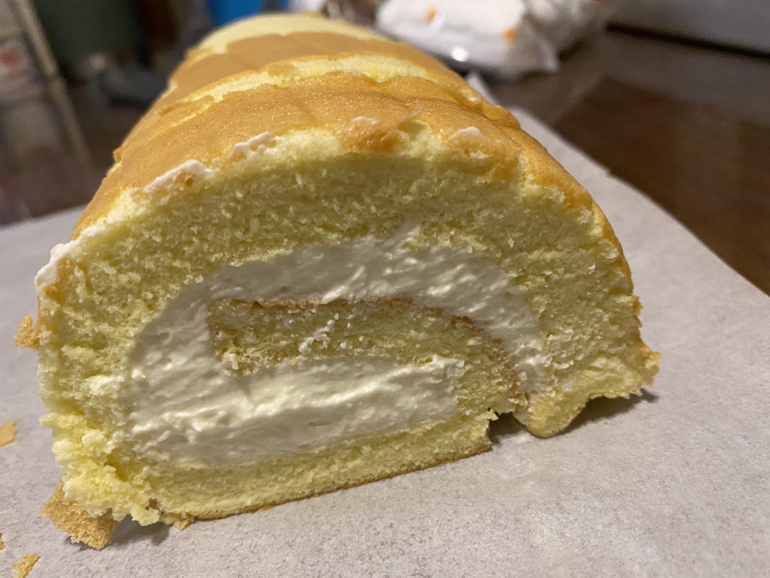 超详细的瑞士卷奶油蛋糕卷原味蛋糕卷的制作方法 饱满不掉皮不开裂（附模具换算方法）