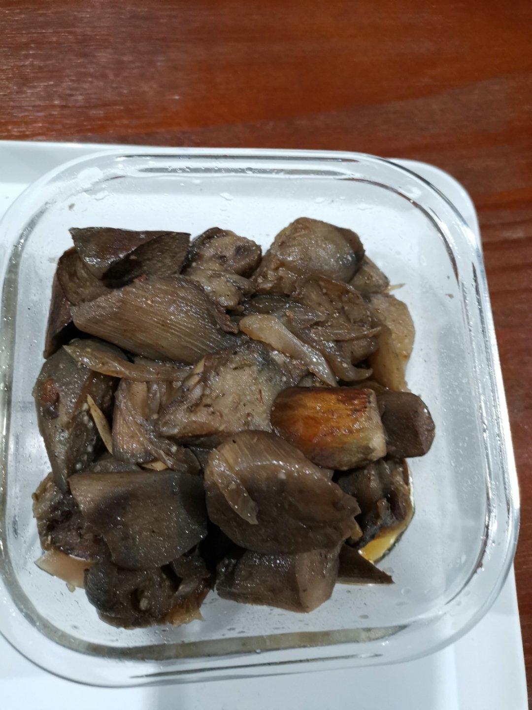 红烧茄子，好吃到舔盘子