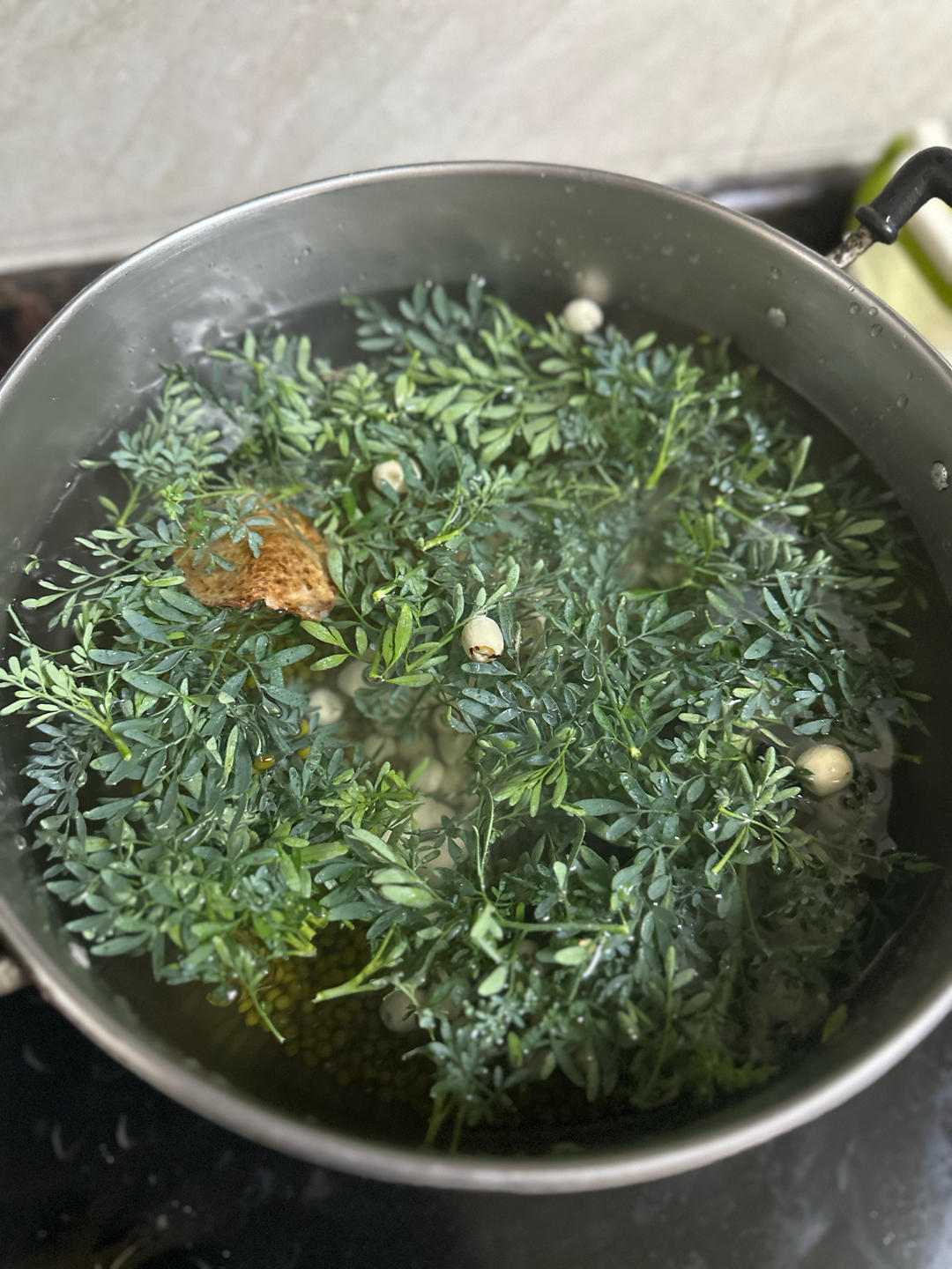 臭草陈皮莲子绿豆沙