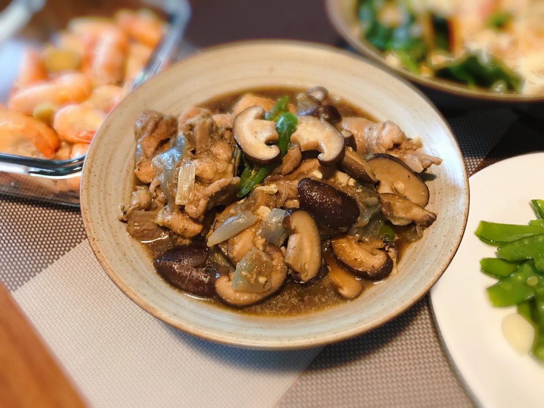 蒜蓉烤海鲜小杂烩【8月北鼎珐琅铸铁锅食谱】