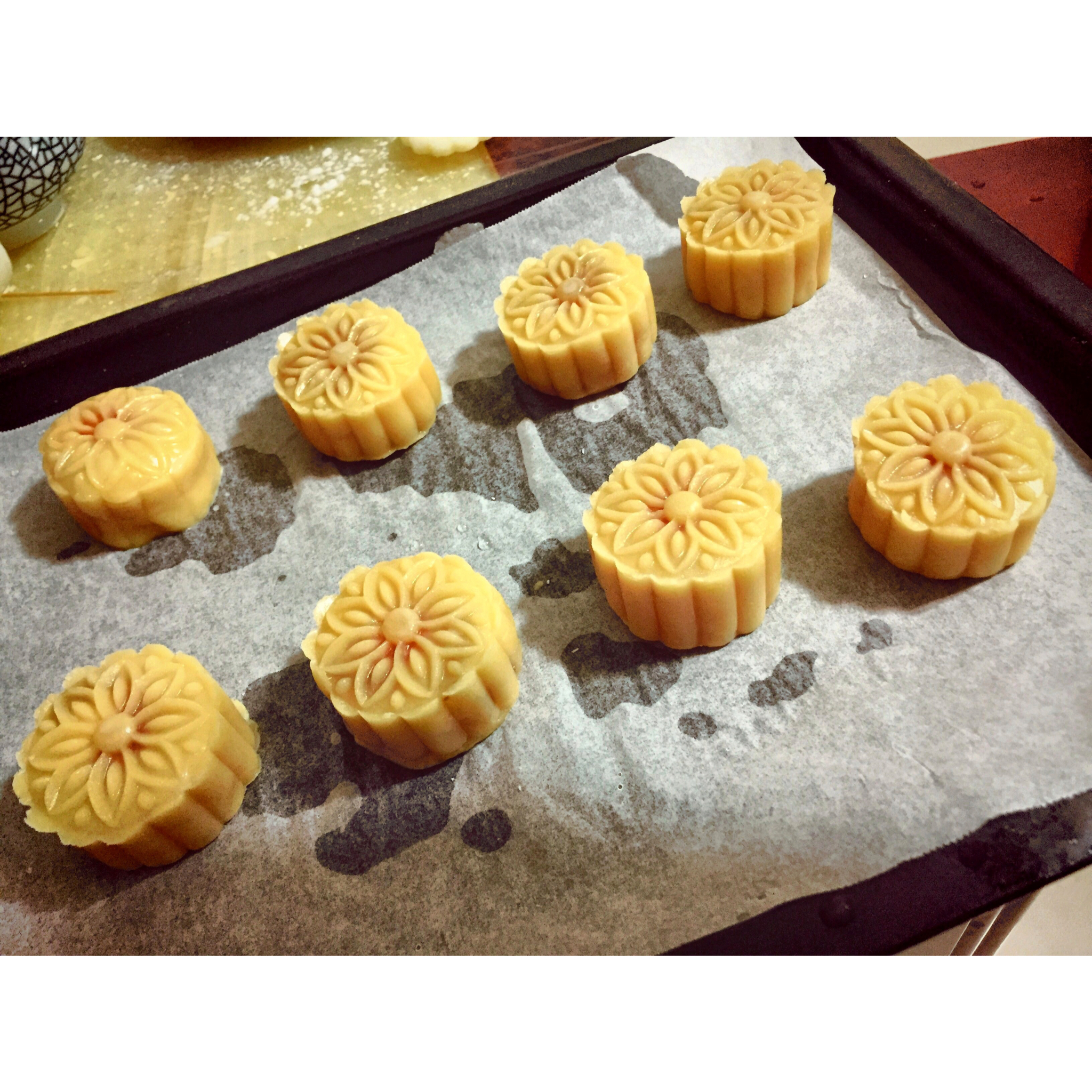 广式月饼—蛋黄莲蓉月饼