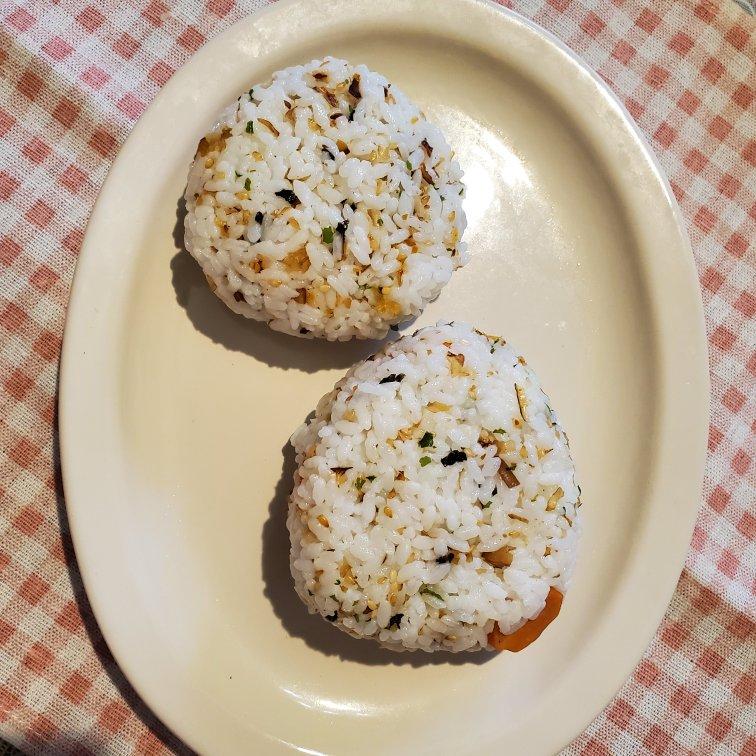 手握三角夹心藜麦饭团【健康一手握】