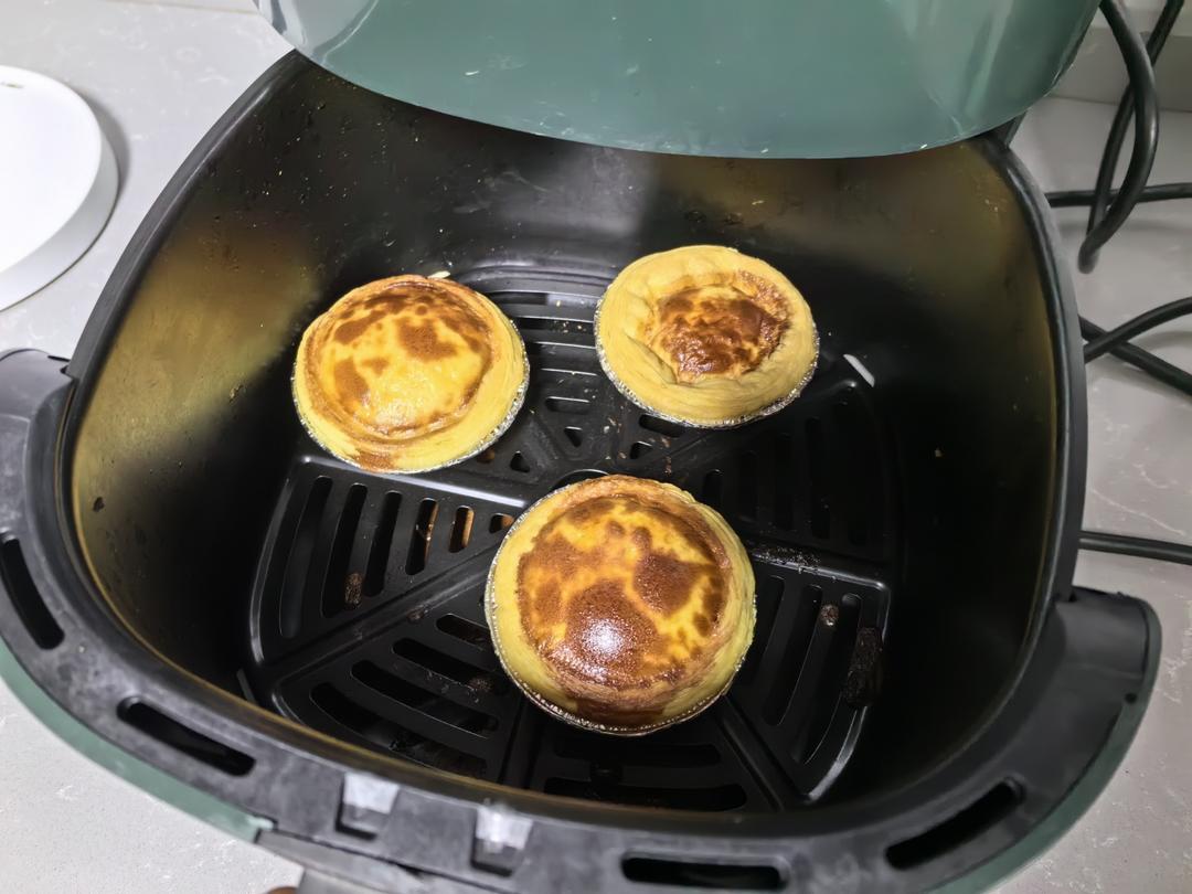 空气炸锅做蛋挞（奶牛+鸡蛋的蛋挞液）