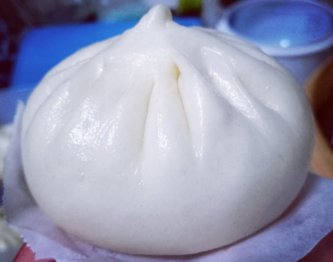 松软多汁的肉包子