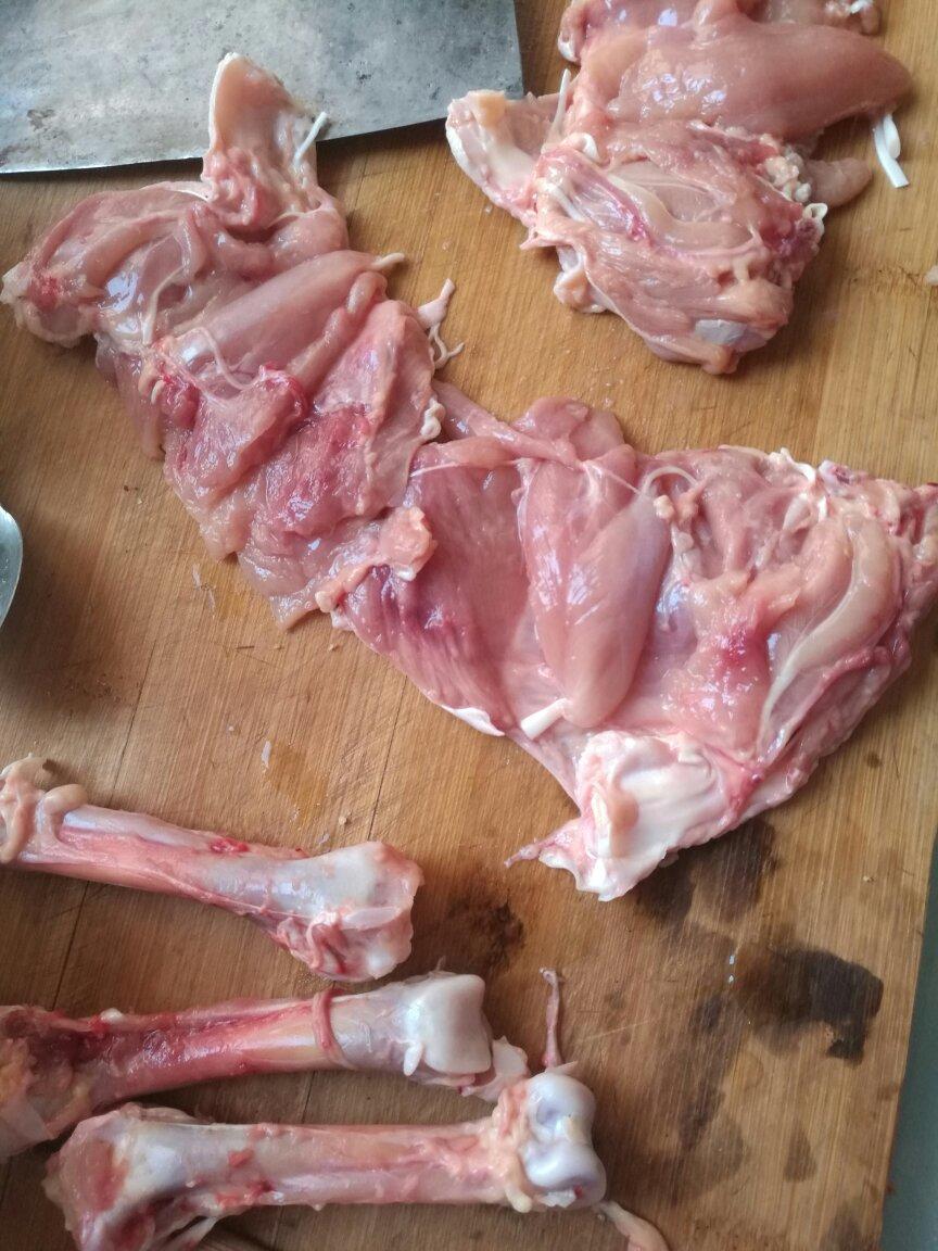 会飞的鱼1122做的快速鸡腿去骨