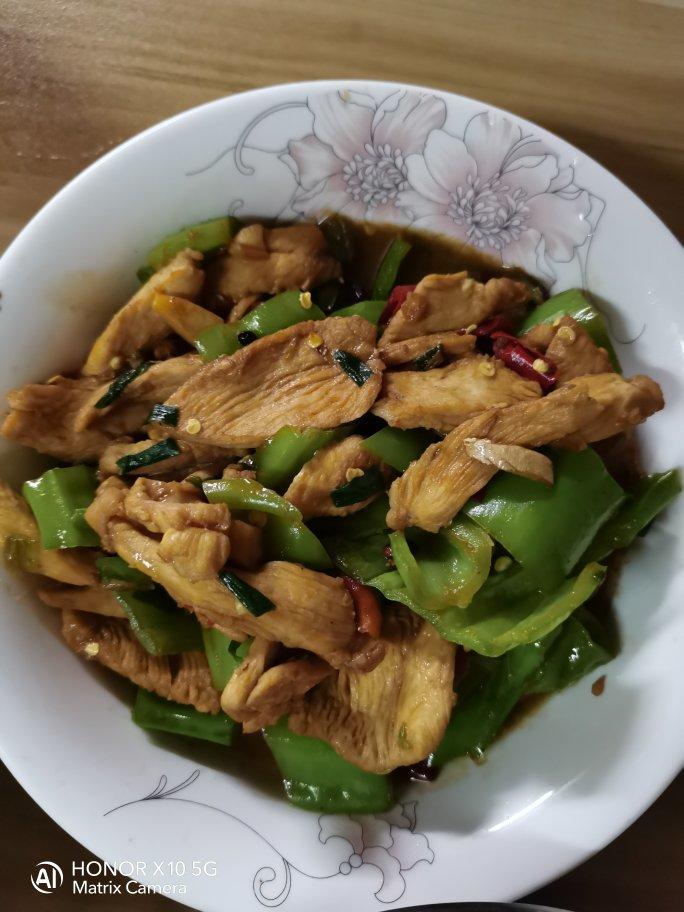 鸡胸肉炒青椒