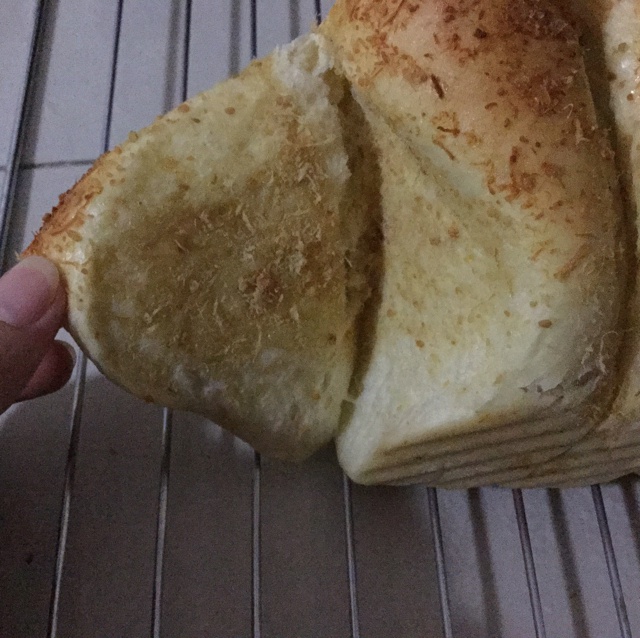 手撕千层肉松面包