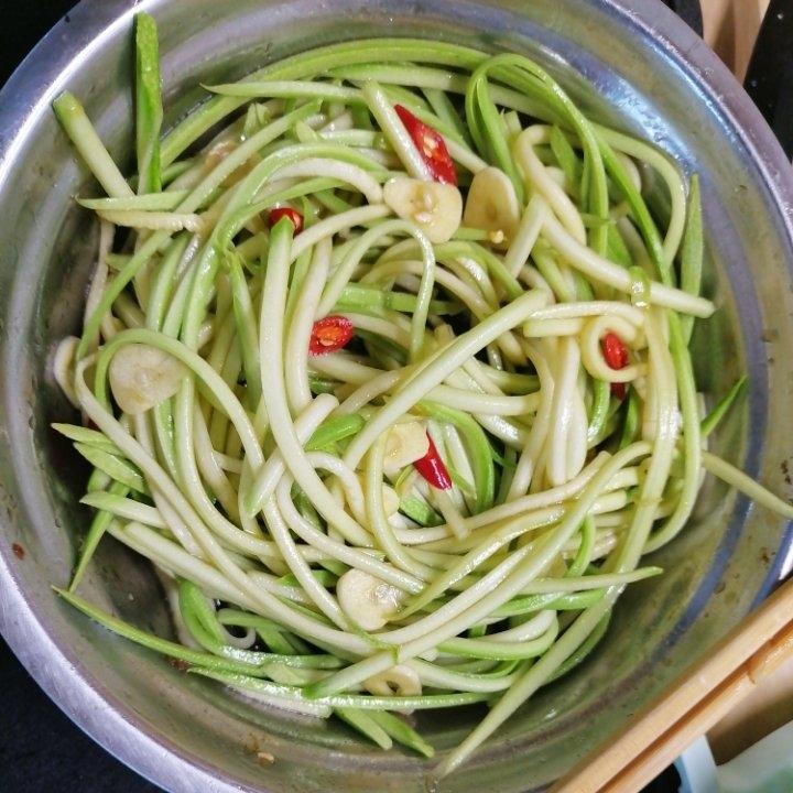 一定要试试的清新爽口凉拌西葫芦