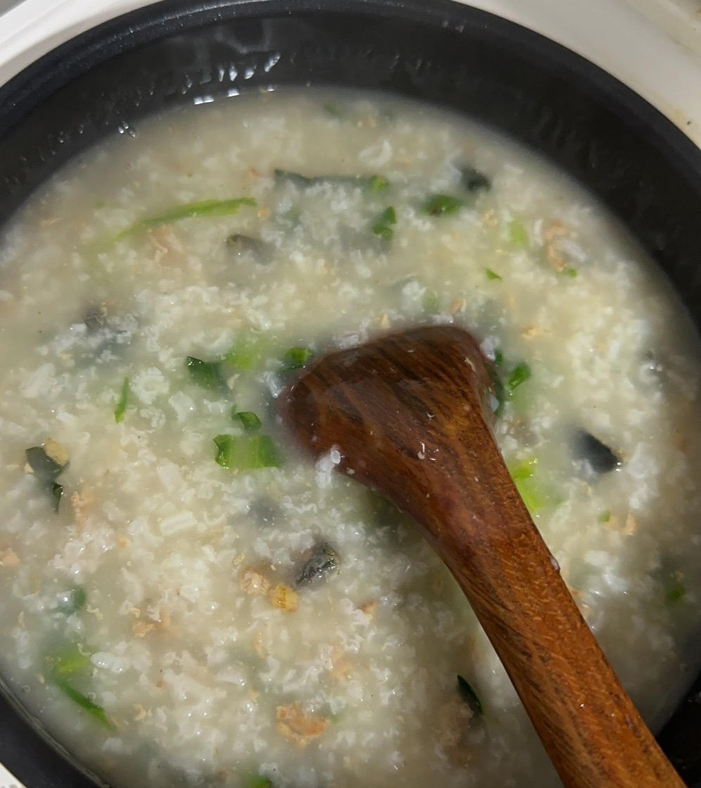 妈妈👩教我做的皮蛋瘦肉粥🥣简单快捷美味😋