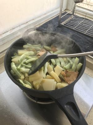土豆🥔猪肉炖芸豆的做法 步骤5