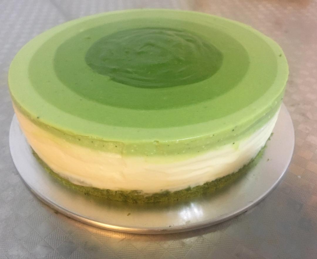 渐变抹茶慕斯蛋糕：我Amanda带着既美又作的抹茶甜点又来了！【曼食慢语】
