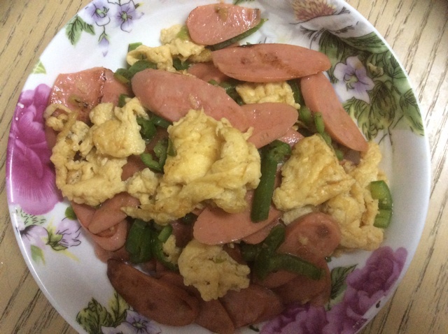 小食店的苦瓜香肠炒蛋
