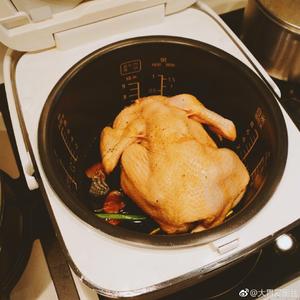 不用一滴水的电饭煲焗鸡（出自微博：大胃爱丽丝）的做法 步骤3