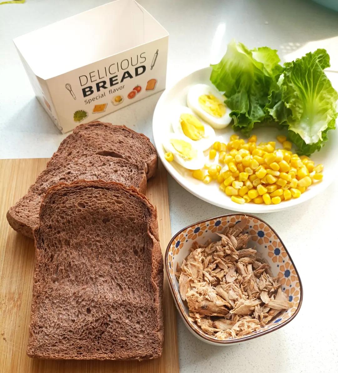 鸡蛋金枪鱼三明治【健身可吃】