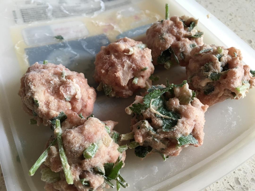 香菜丸子白菜豆腐汤