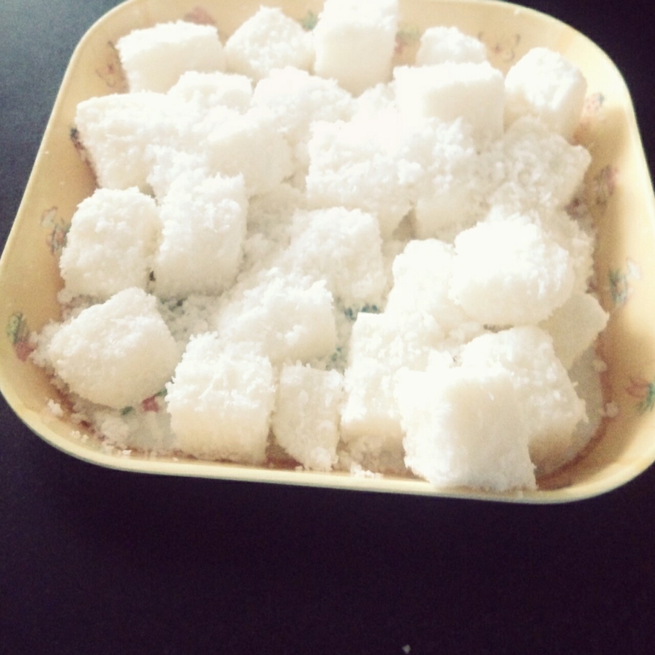 椰丝牛奶小方糕
