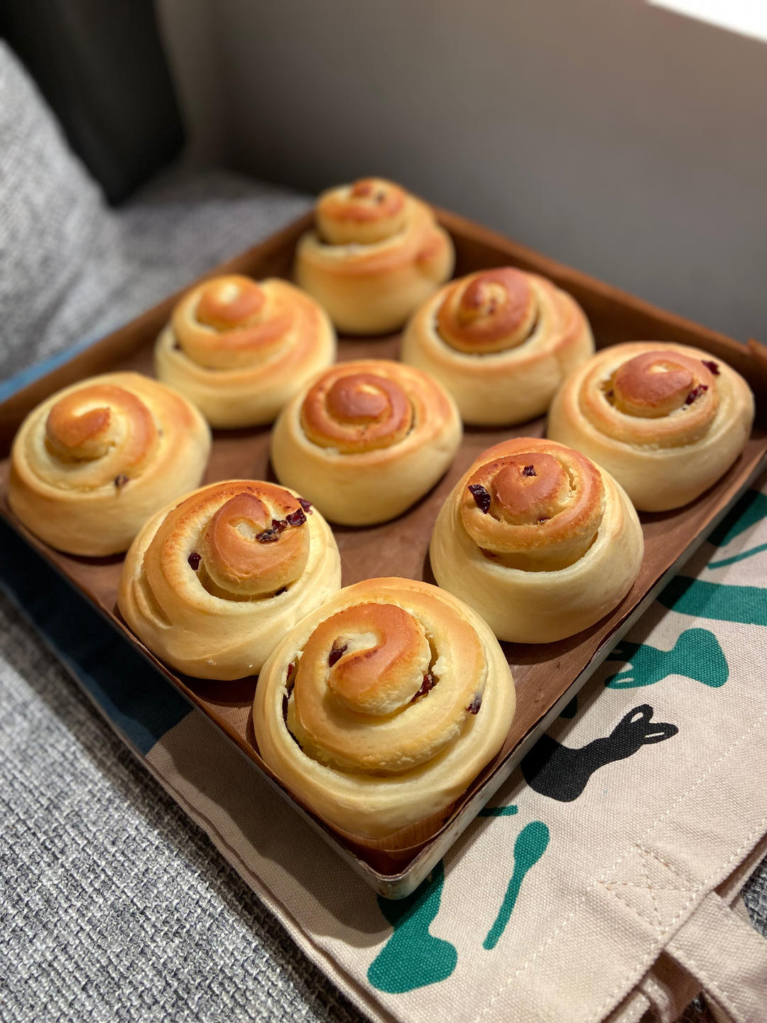 柔软无敌的酸奶蔓越莓面包卷