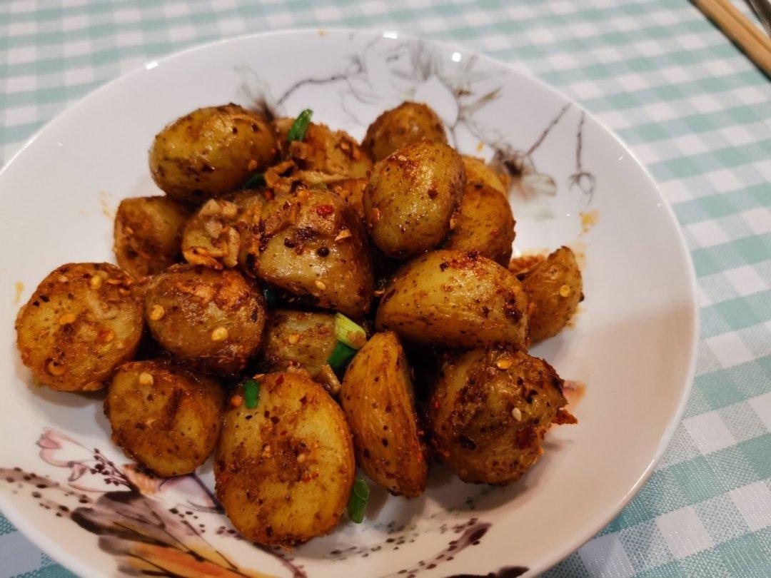 玛门666做的小高姐香辣土豆浓郁调料包裹着的干甜小土豆