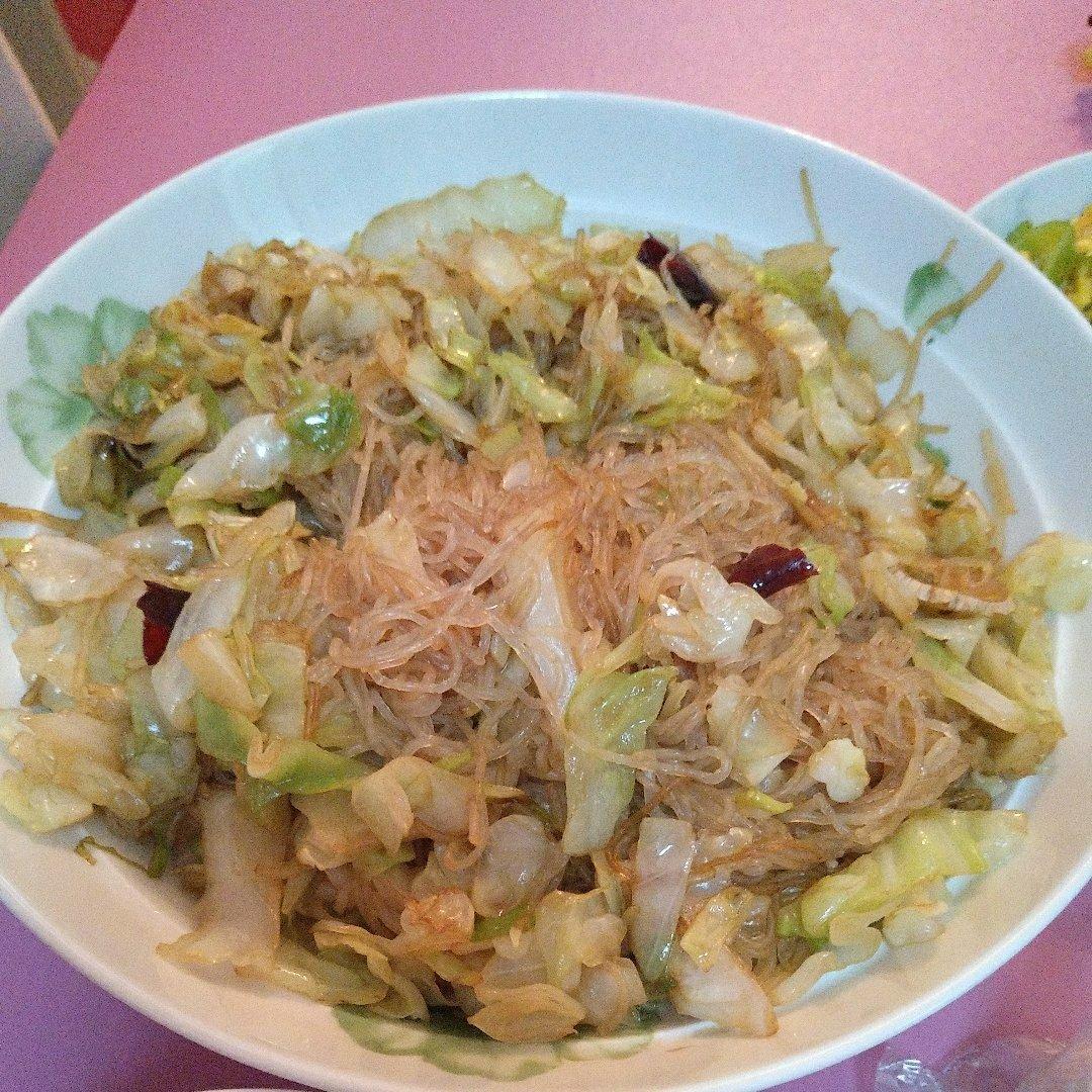 卷心菜炒粉丝 Glass noodles with Cabbage