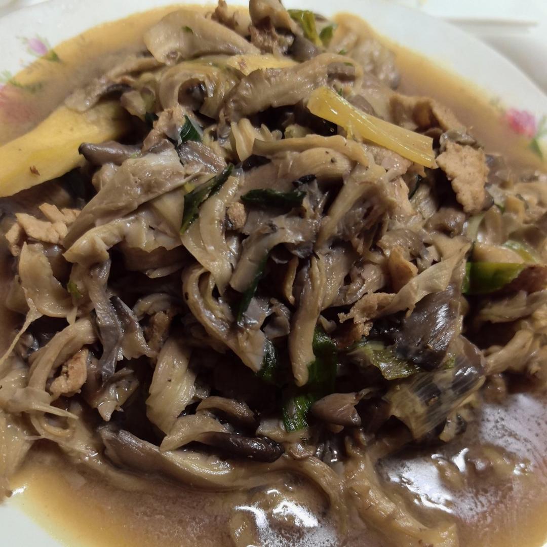 蘑菇炒肉