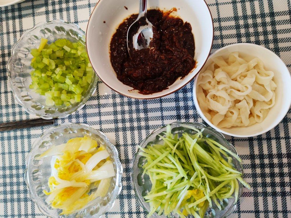 正宗老北京炸酱面