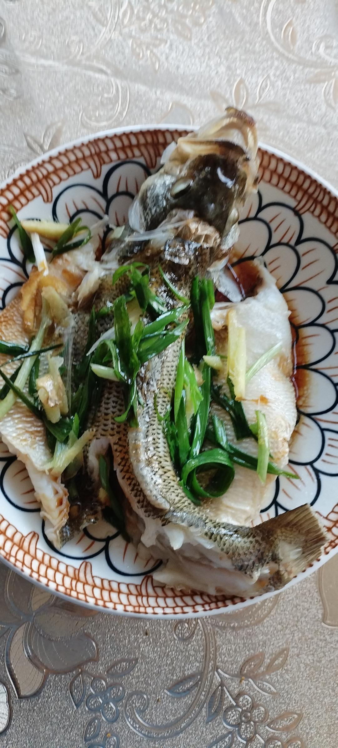 10分钟做 清蒸鲈鱼 （附切鱼图解）