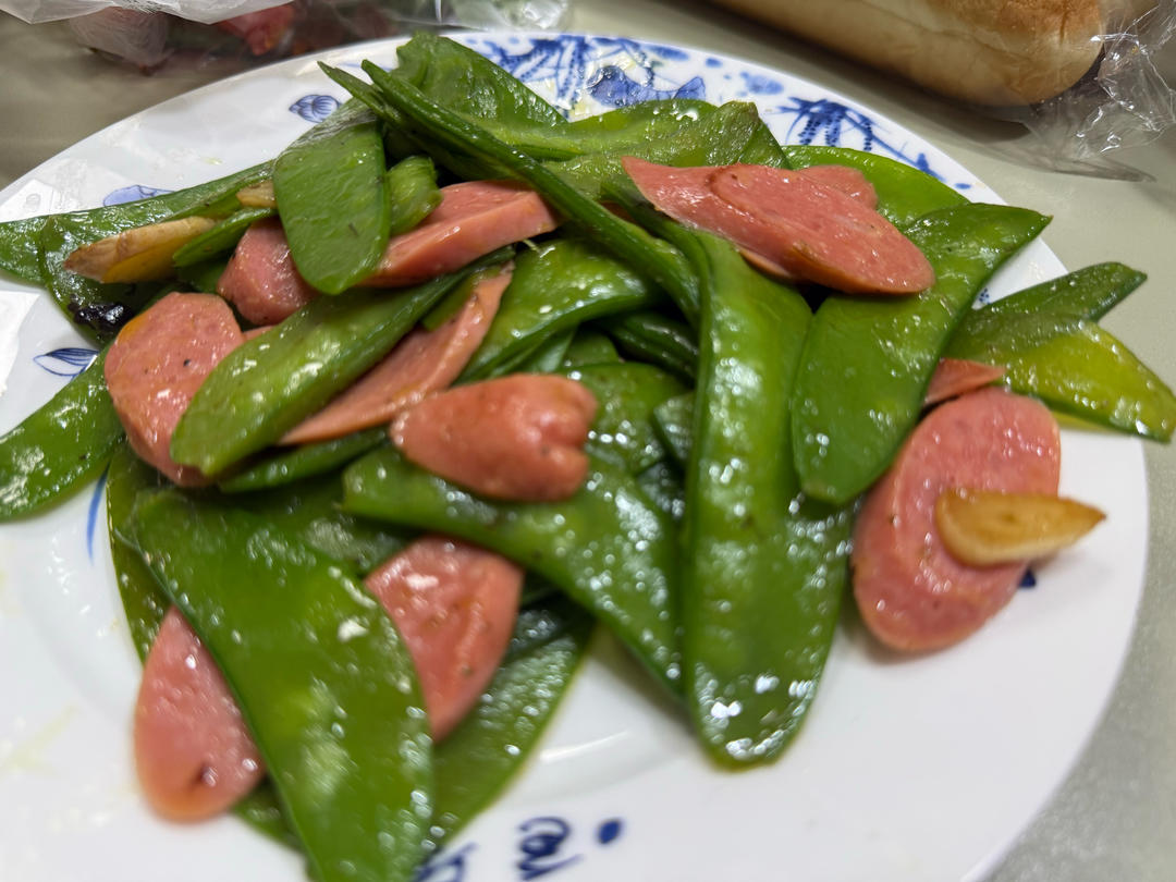 荷兰豆炒火腿肠|我偷偷想你的时候，你才是我的