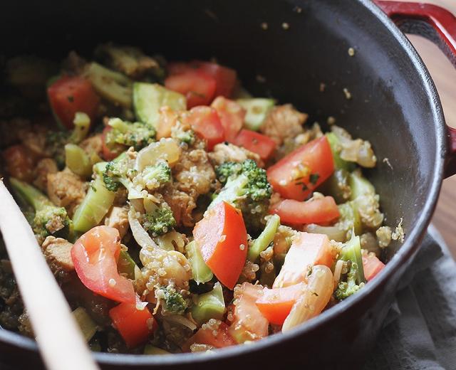 藜麦鸡肉时蔬煮锅（chicken ＆Garden Veggies Guinoa Skillet)的做法