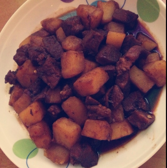 红焖土豆牛肉
