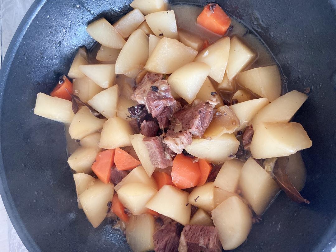 牛腩炖萝卜