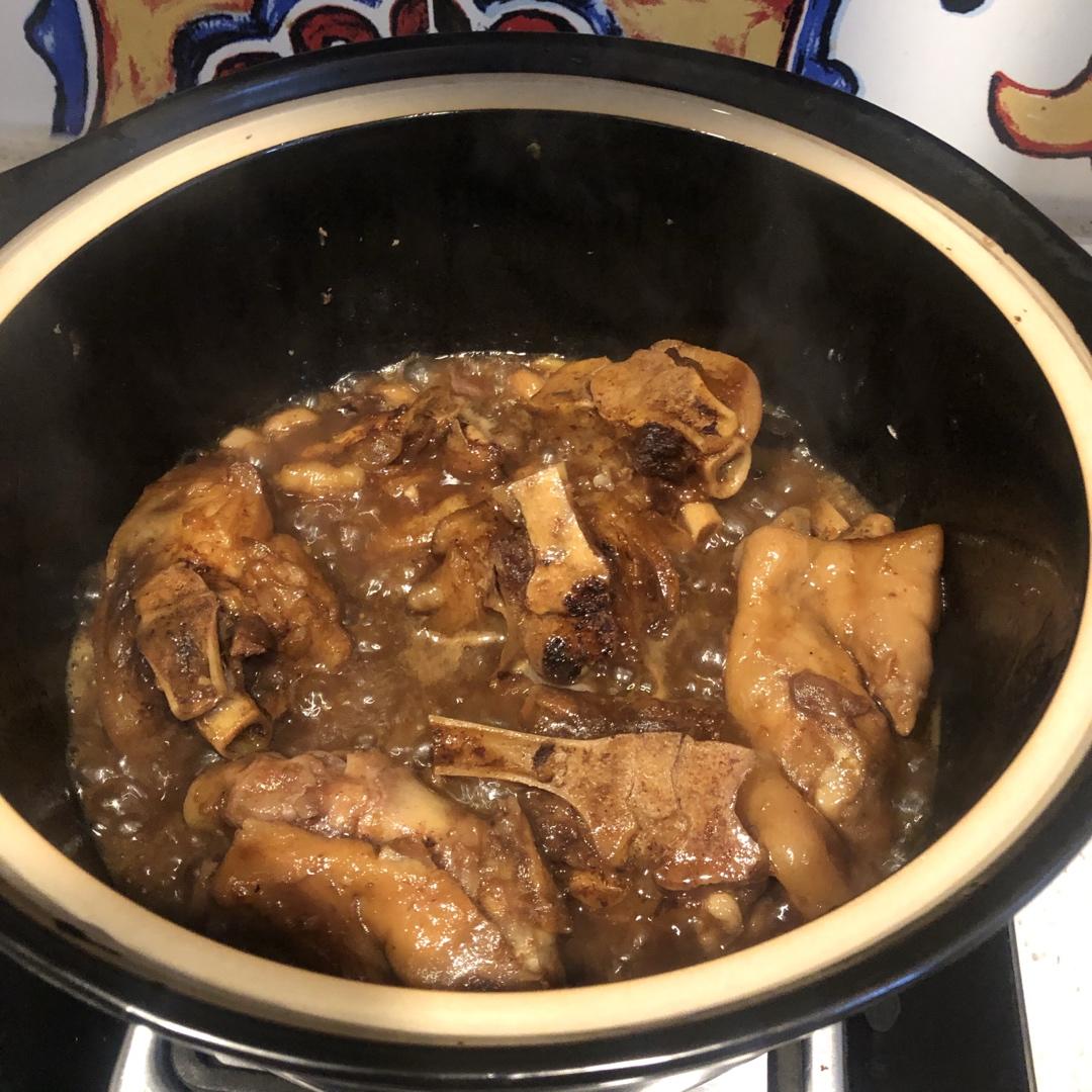 美味的家常菜：红烧猪蹄