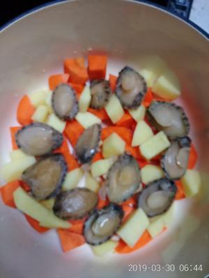 鲍鱼土豆胡萝卜炖红烧肉的做法 步骤4