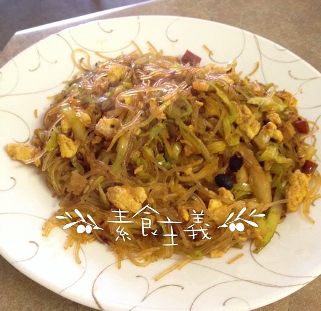 包菜粉丝炒鸡蛋