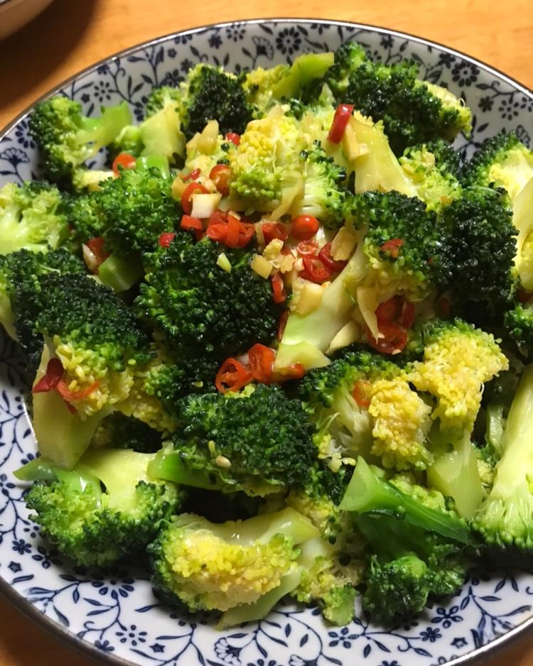 凉拌西兰花-辣的