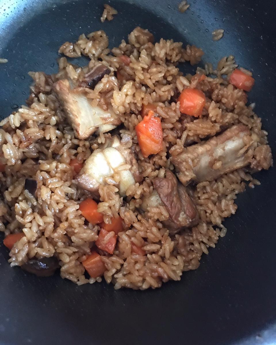 喷香排骨焖饭（爆好吃）