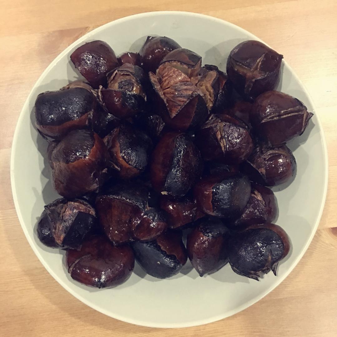 慵懒美丽的栗子