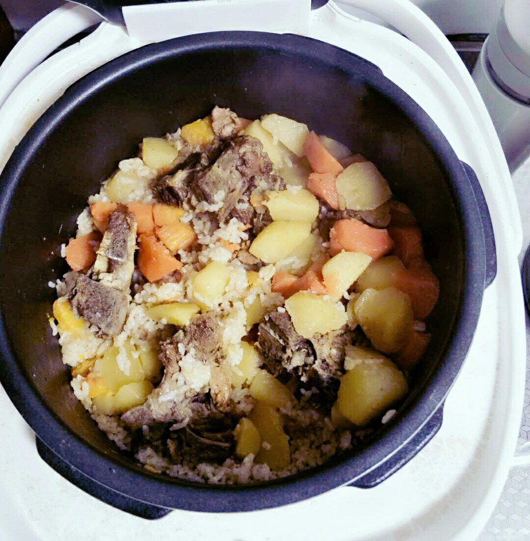 喷香排骨焖饭（爆好吃）