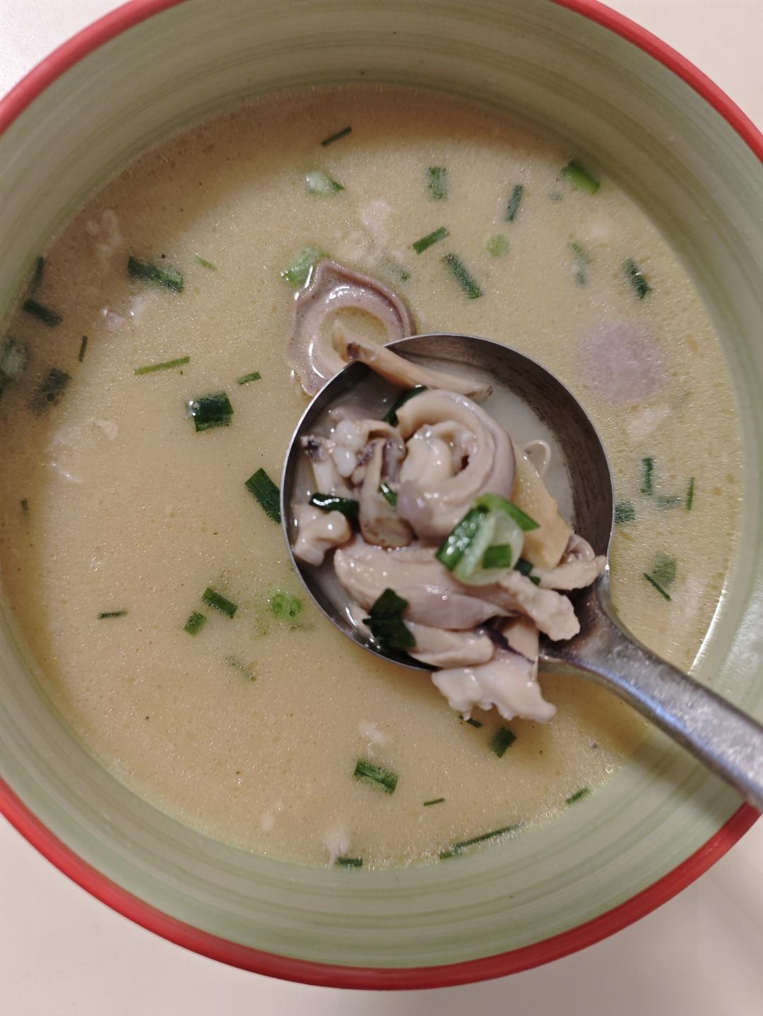 墨鱼猪肚肉片汤