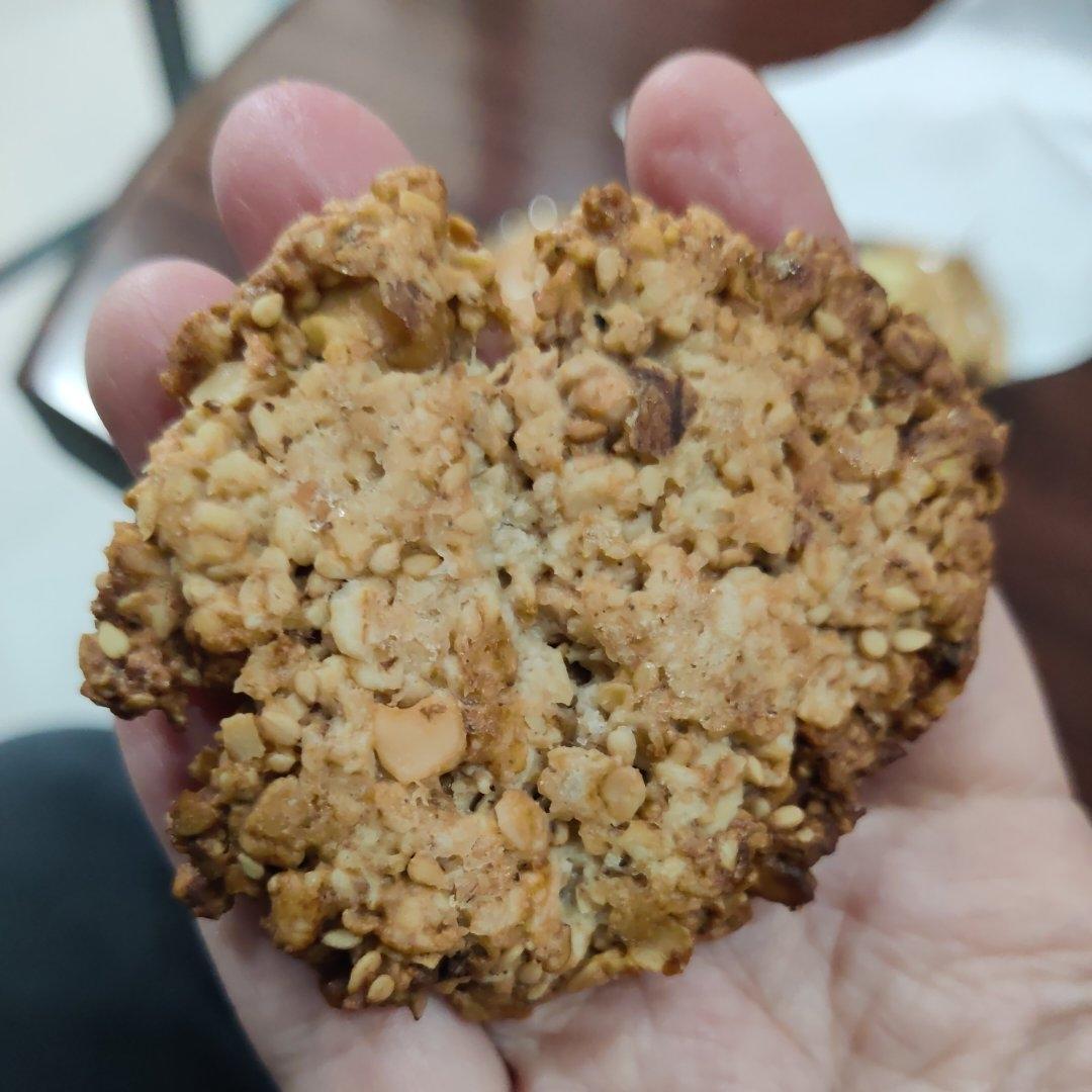 酥脆核桃燕麦饼干（消耗麦片）