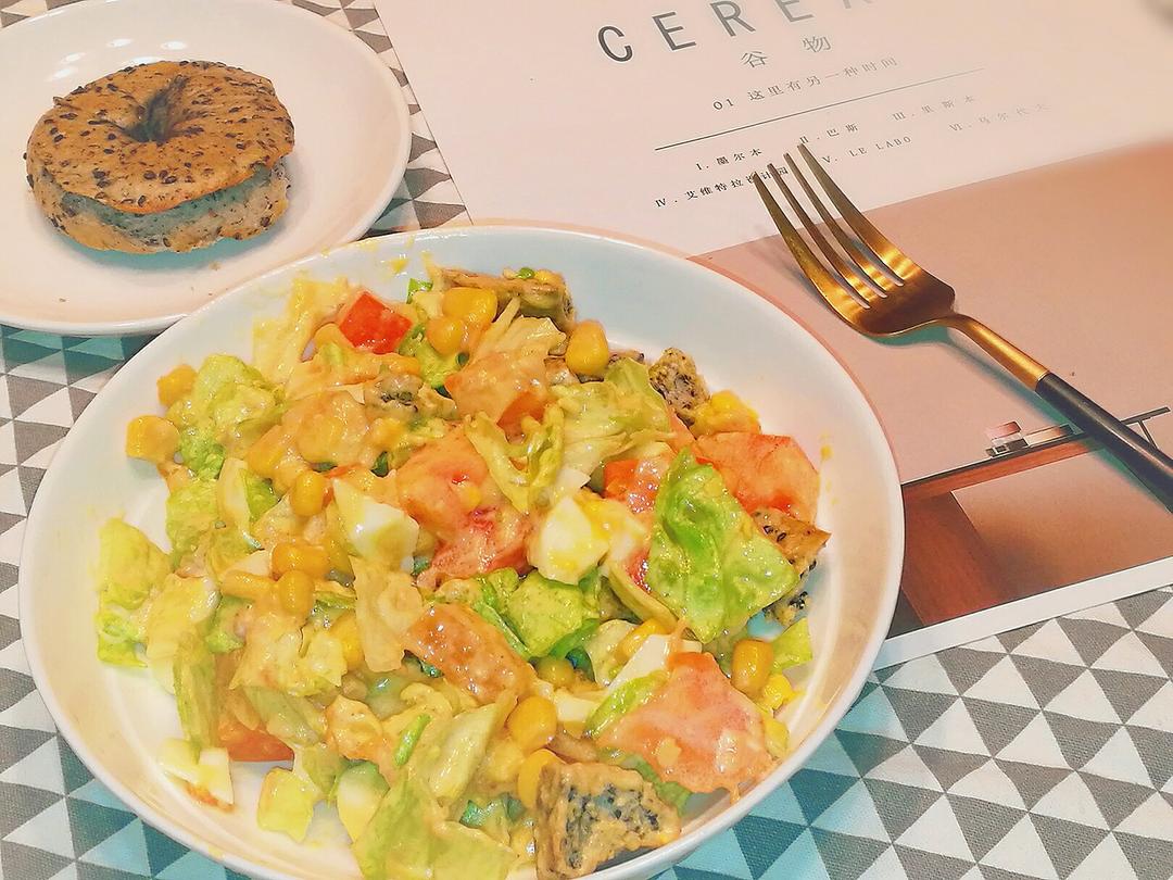 藤田千秋的贝果片沙拉