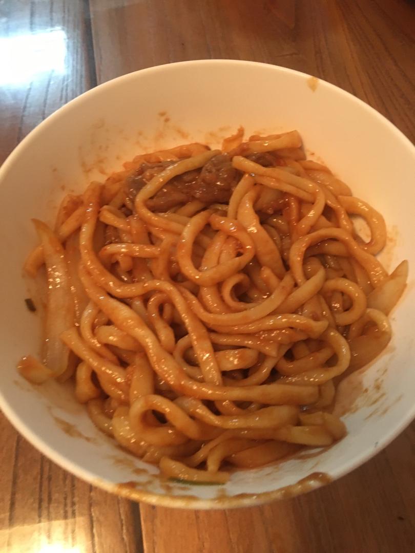 孜然牛肉炒拉条 家常面条百吃不厌的美味做法